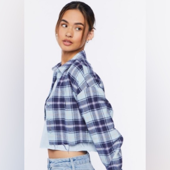 Forever 21 cropped flannel top size MEDIUM - Picture 2 of 6